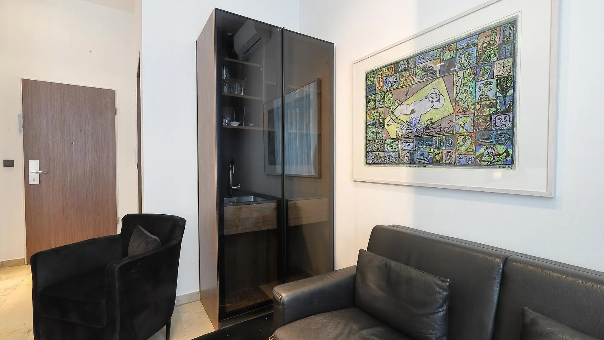 Devin Art Hotel Düsseldorf 4*,