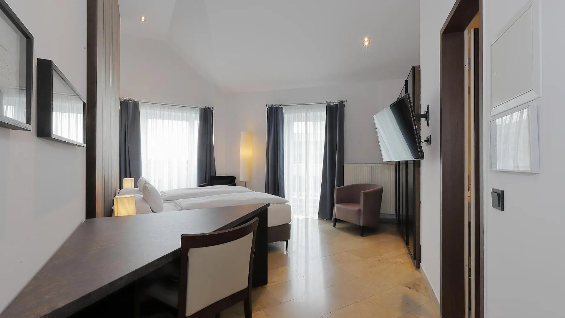 ****  Devin Art Hotel Dusseldorf Germany