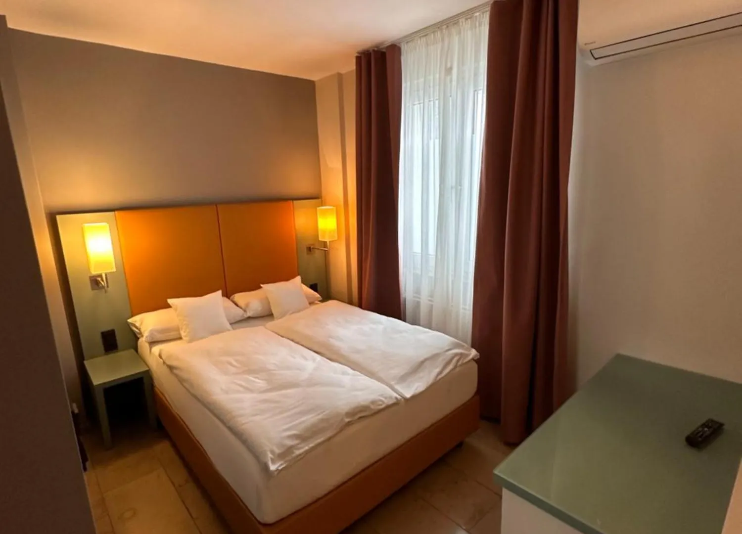 Devin Art Hotel Dusseldorf Germany
